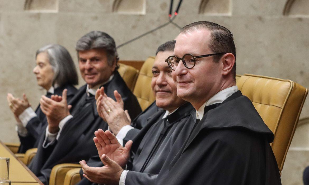 Casagrande inicia reforma do Salesiano, inaugura obras e assina